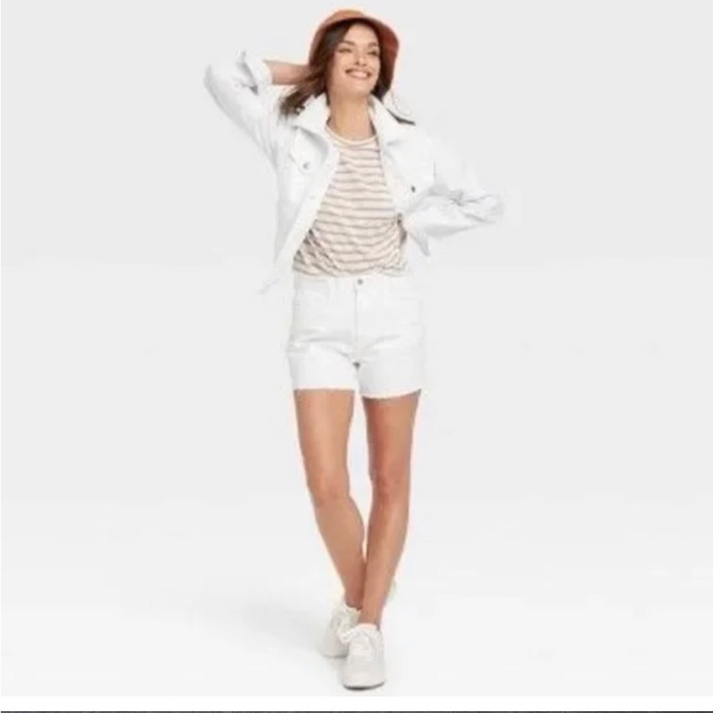 Universal Thread Mid-Rise Boyfriend White Jean Shorts